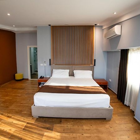 Olivar Hotel Tirana Selitë e Vogël Екстериор снимка