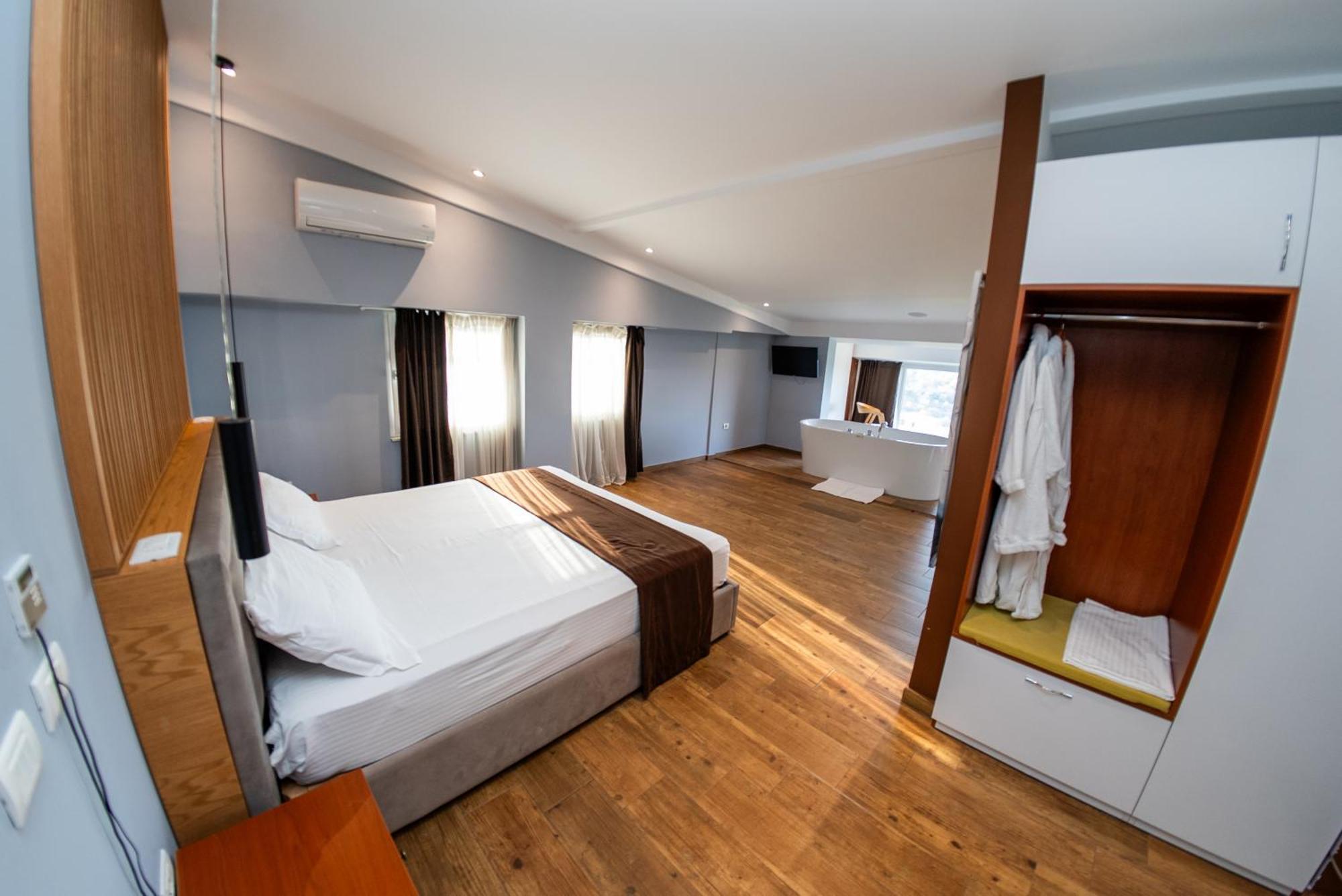 Olivar Hotel Tirana Selitë e Vogël Екстериор снимка