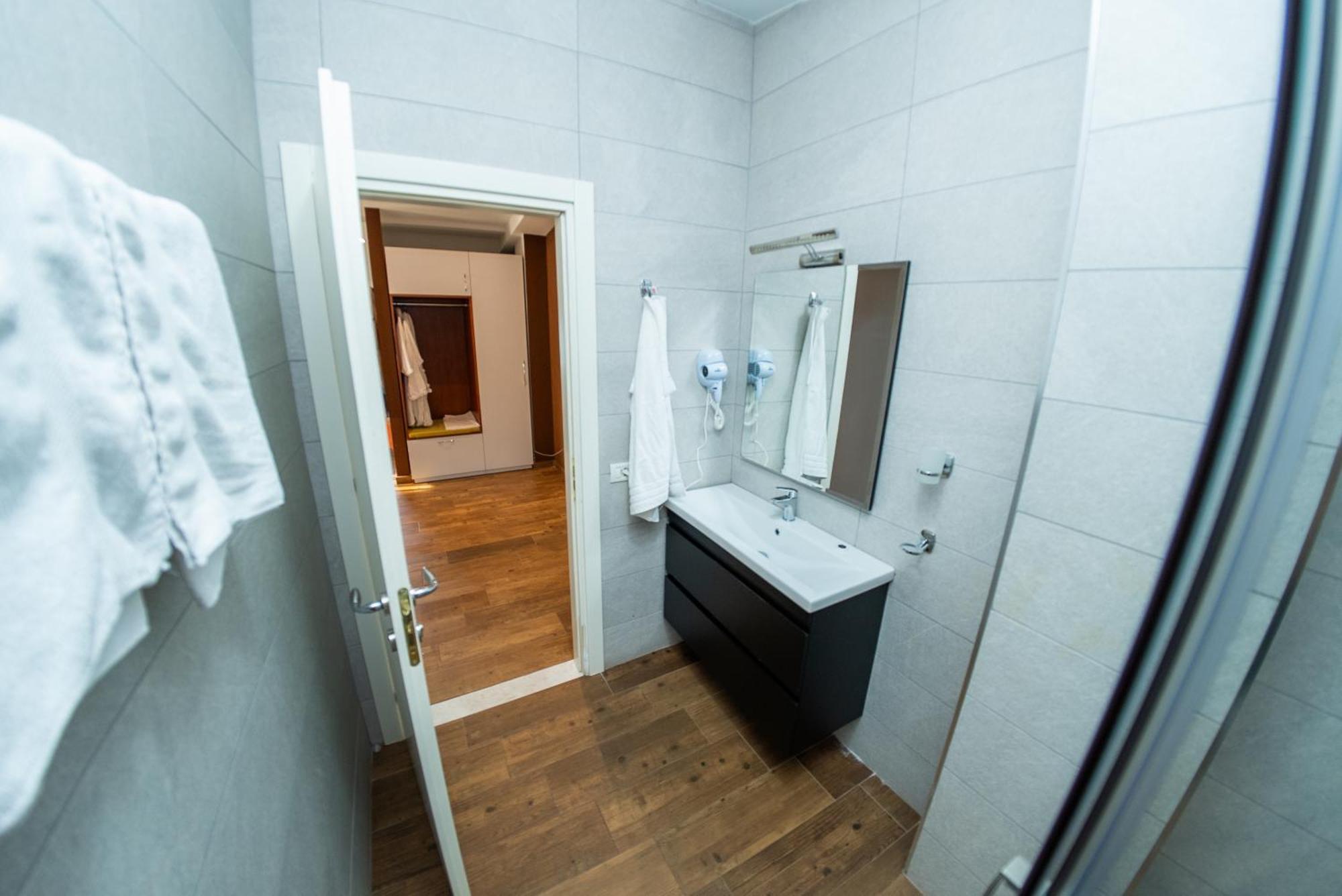 Olivar Hotel Tirana Selitë e Vogël Екстериор снимка