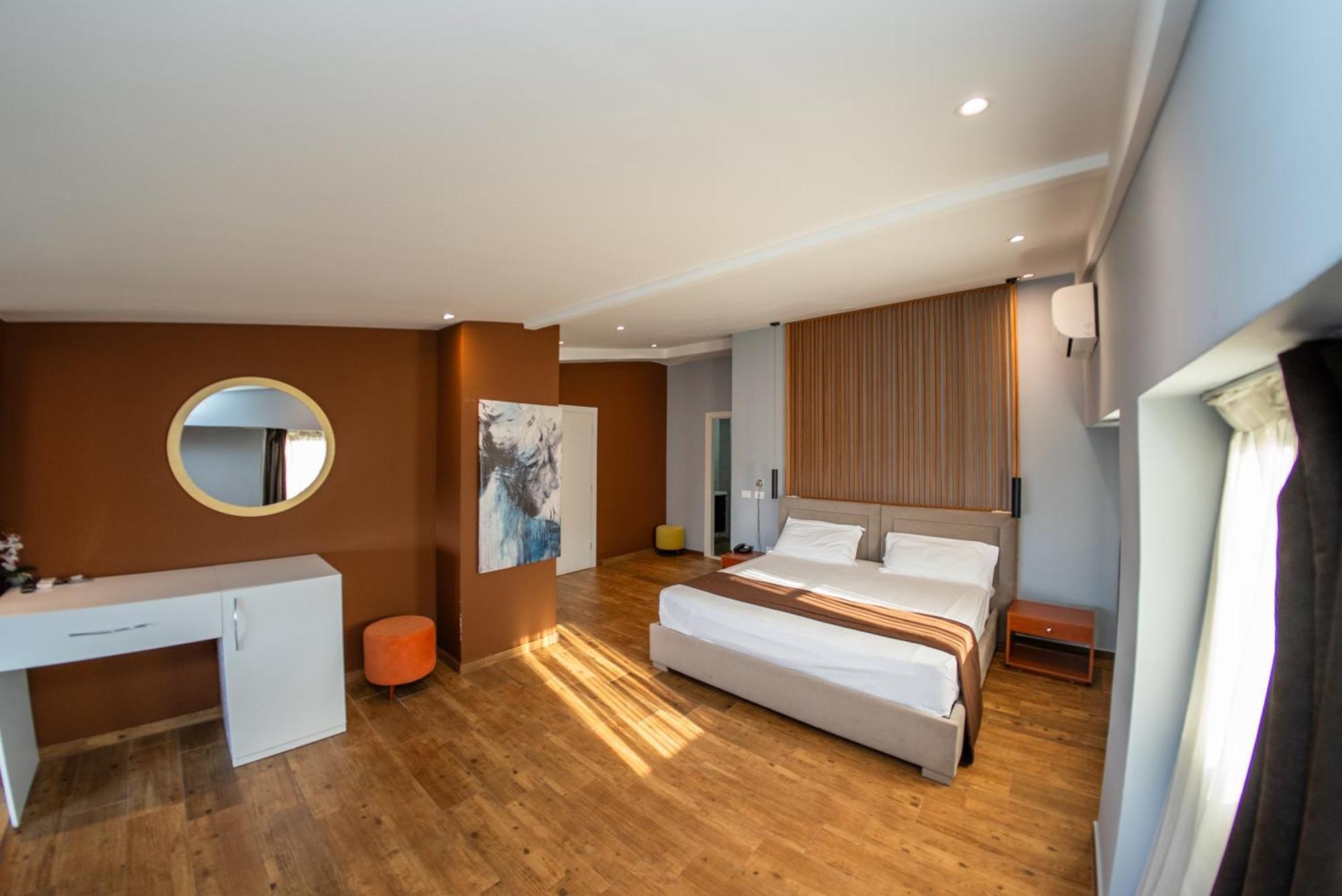 Olivar Hotel Tirana Selitë e Vogël Екстериор снимка