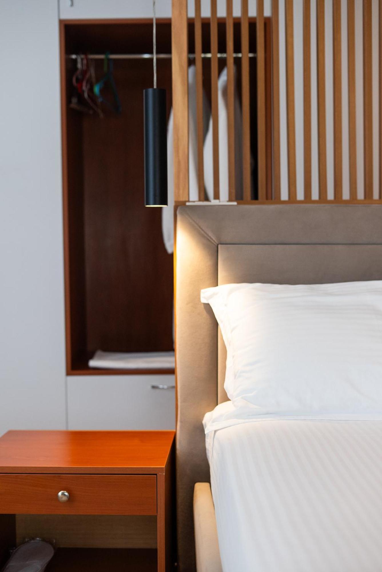 Olivar Hotel Tirana Selitë e Vogël Екстериор снимка