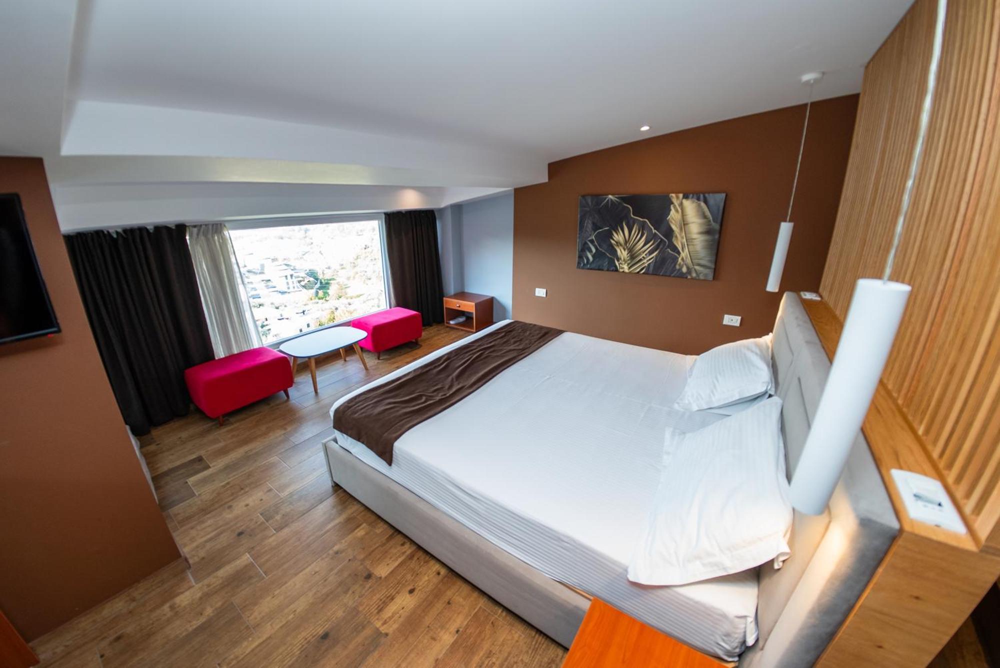 Olivar Hotel Tirana Selitë e Vogël Екстериор снимка