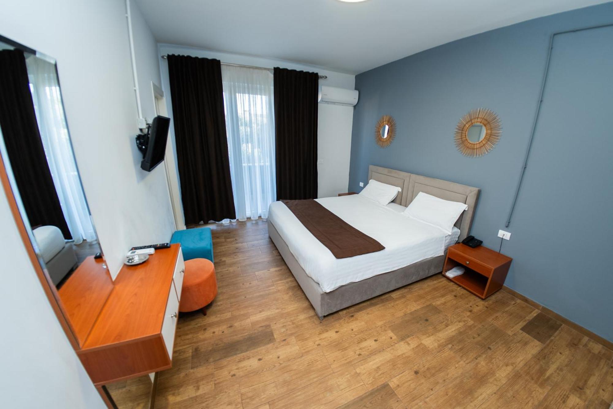 Olivar Hotel Tirana Selitë e Vogël Екстериор снимка
