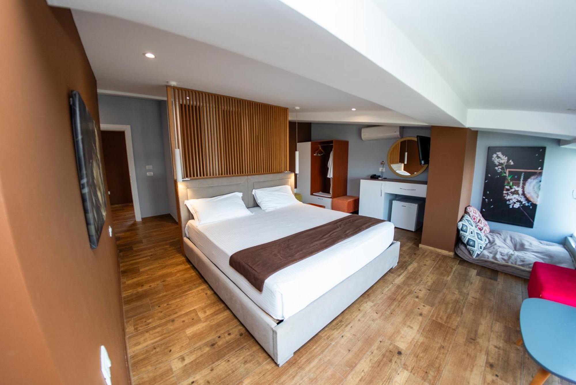 Olivar Hotel Tirana Selitë e Vogël Екстериор снимка